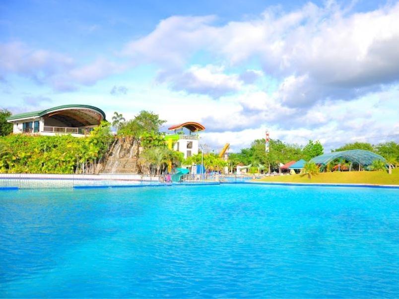 Club Manila East Taytay Exterior photo